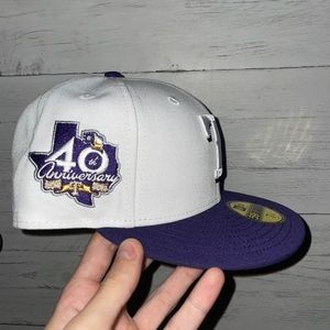 This hat is very clean in person does not fit me so I am selling.